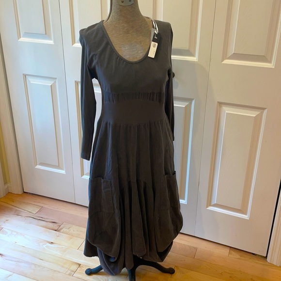Onzie Dresses & Skirts - ONZ gunmetal gray corduroy roundneck pocket dress